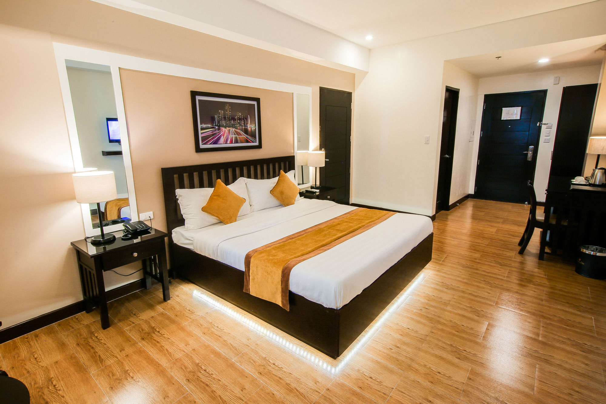 Prime City Resort Hotel Анхелес Экстерьер фото